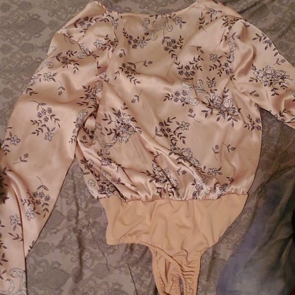 Missguided Pink Silky Bodysuit - Picture 4 of 4